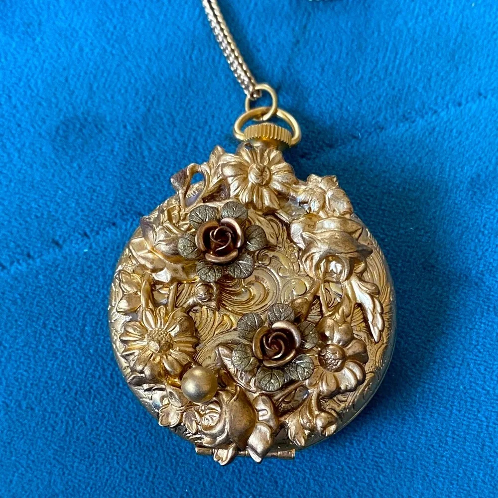 SOLD Vintage Ornate Brass Floral Round Locket Pendant Necklace Relief & Repoussé - Picture 4 of 9